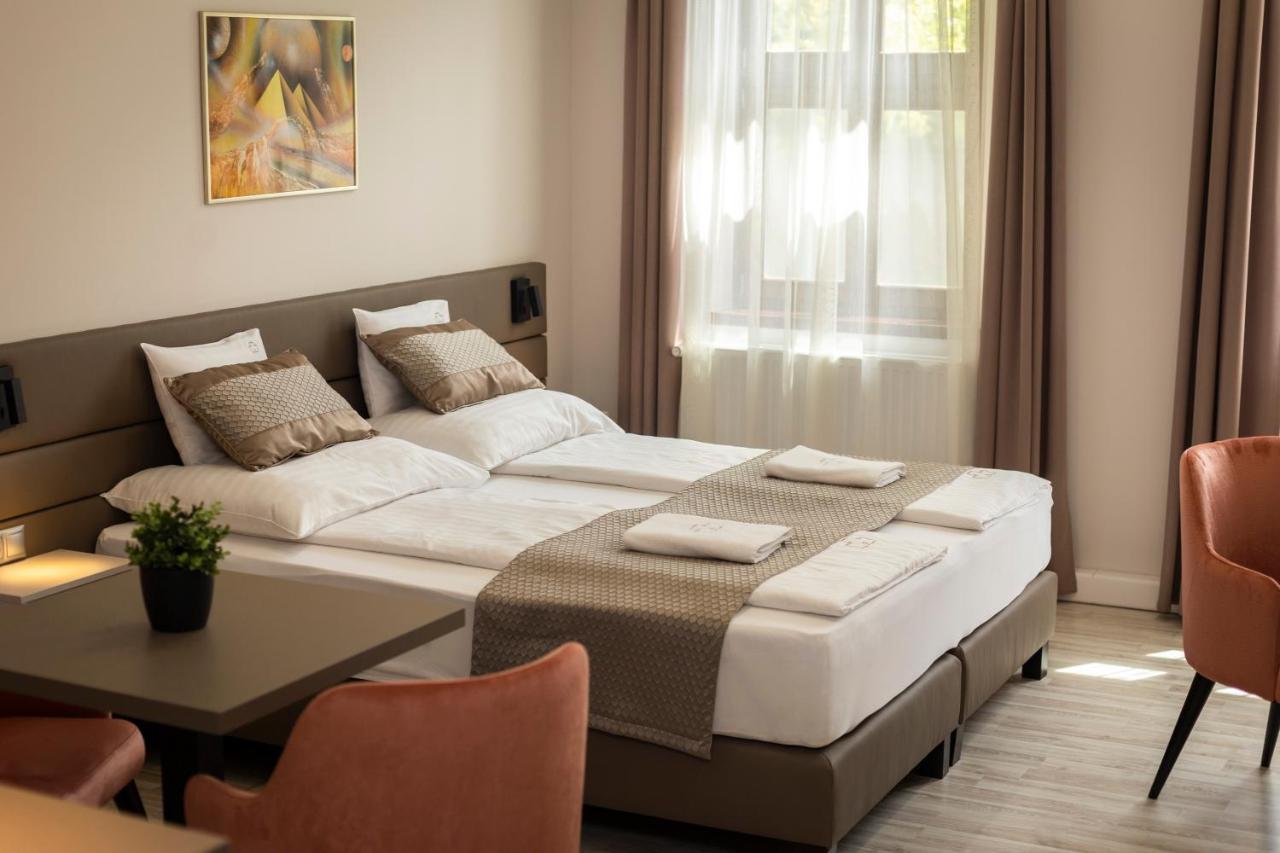Vegvar Spa Apartman Дьюла Экстерьер фото