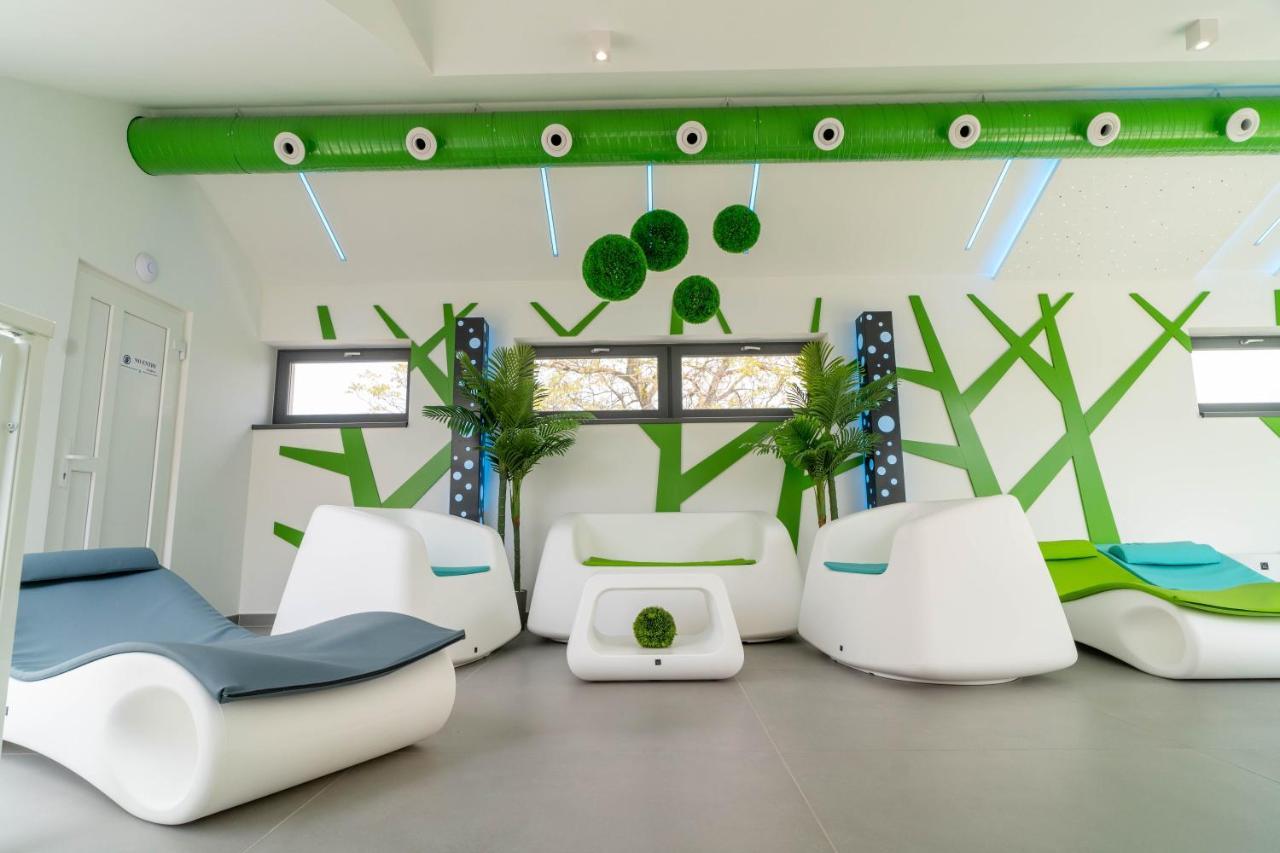 Vegvar Spa Apartman Дьюла Экстерьер фото