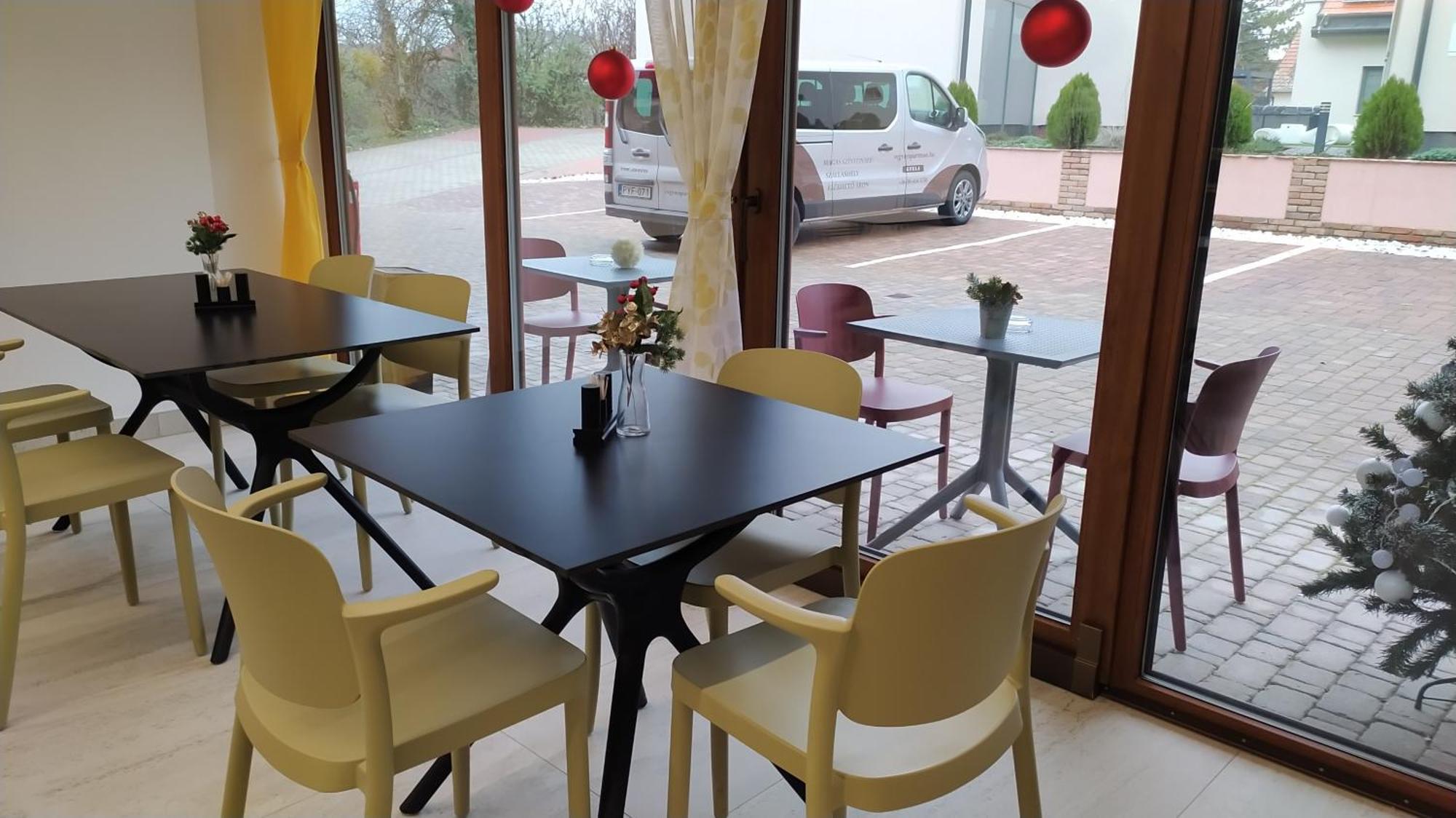 Vegvar Spa Apartman Дьюла Экстерьер фото